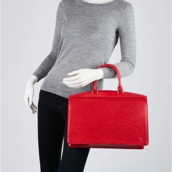 Louis Vuitton Red Satchel Bag with Structured Design - Picture 11 of 14